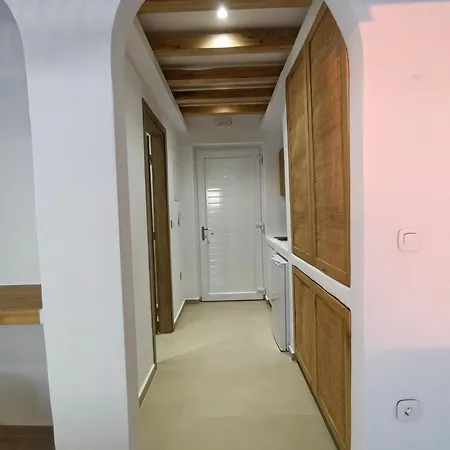 Amodari On The Nocleg ze śniadaniem Pláka