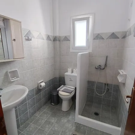 Amodari On The 3* Plaka (Naxos)