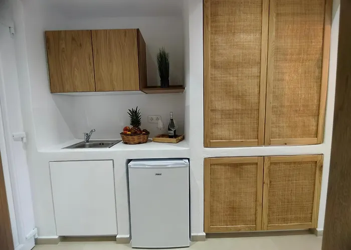 Amodari On The 3* Pláka