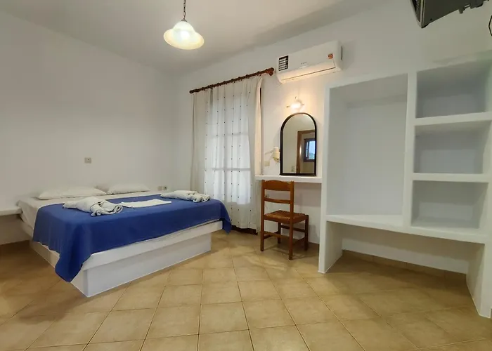 Amodari On The Couette-café